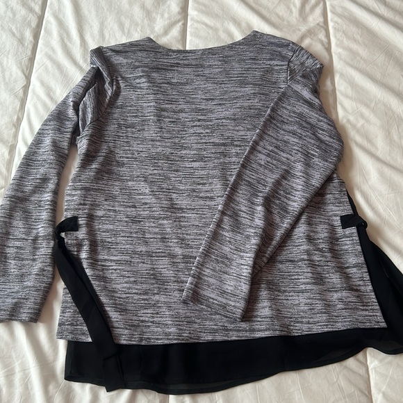 Casual Grey V-Neck Top with Side Ties - Picture 6 of 6